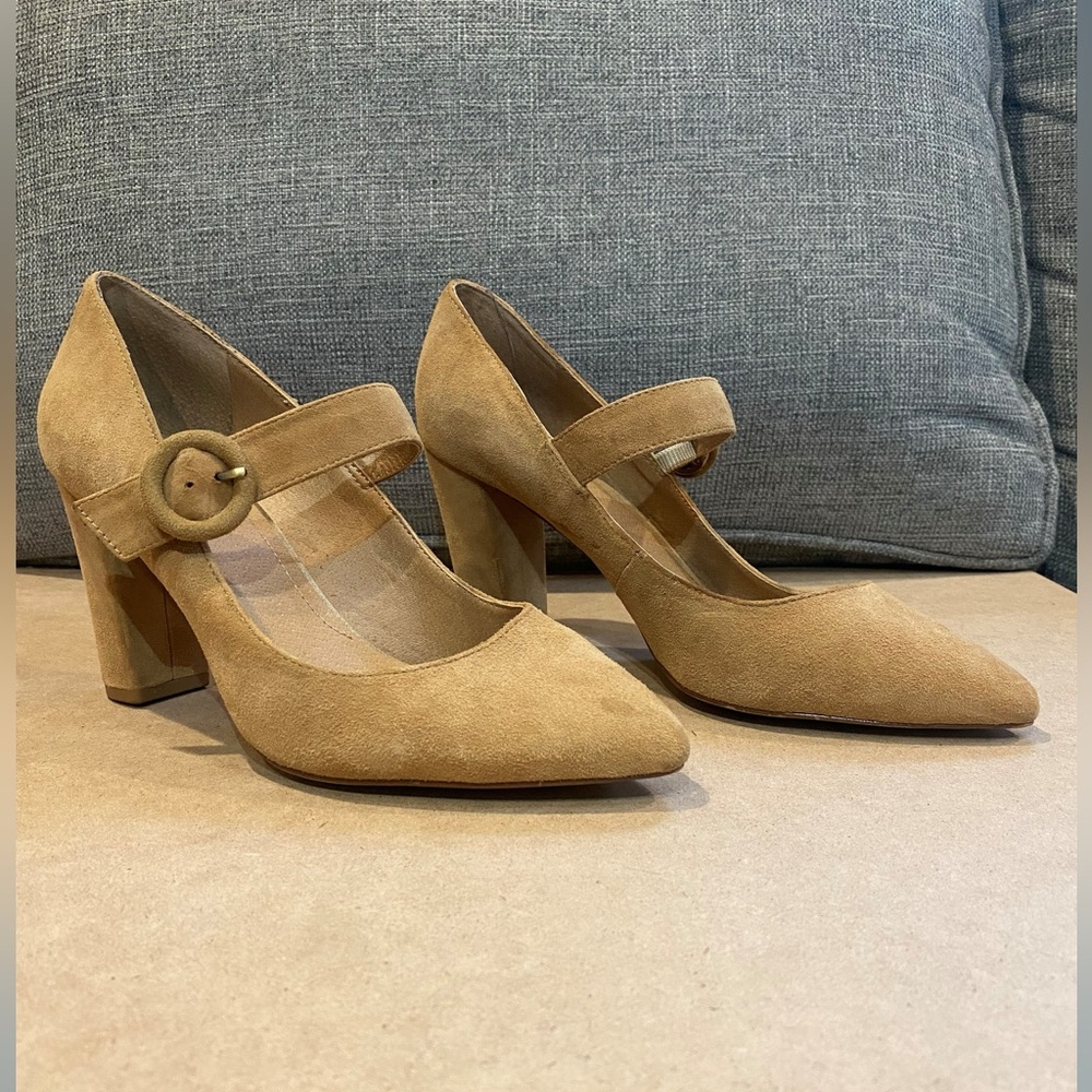Tahari women’s Mary Jane shoes